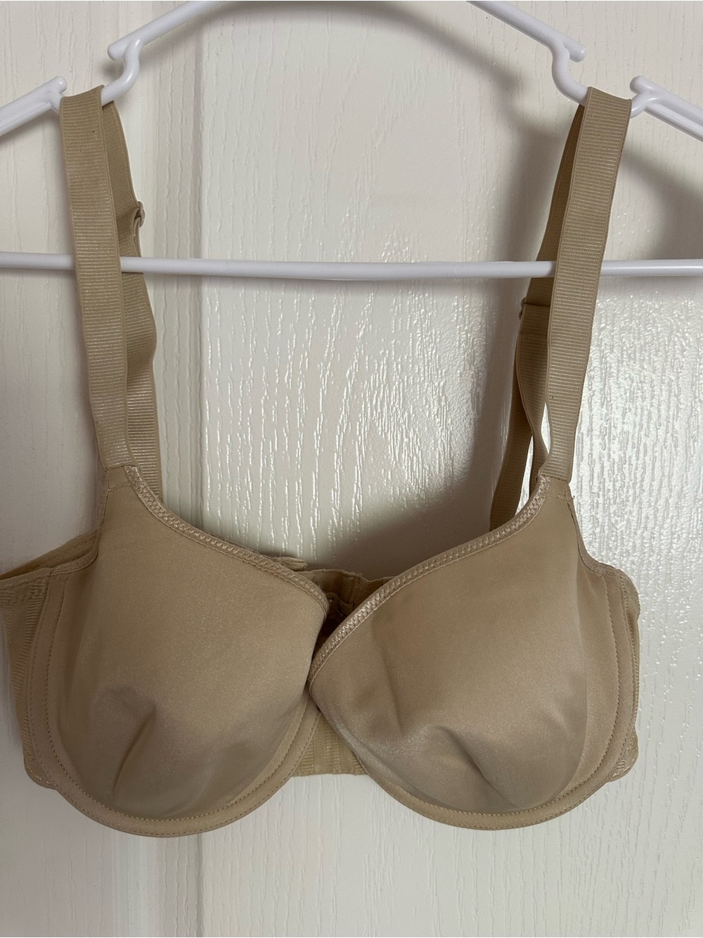 Chantelle 32DD Nude Beige Seamless Underwire T-Shirt Bra